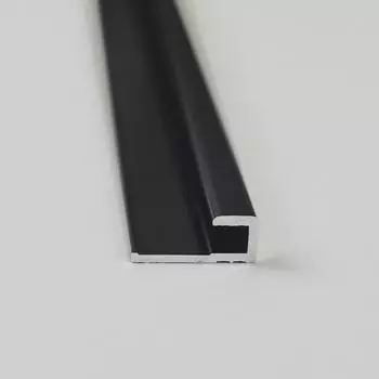 Breuer Abschlussprofil für Rückwandplatten eckig schwarz matt 2100 mm