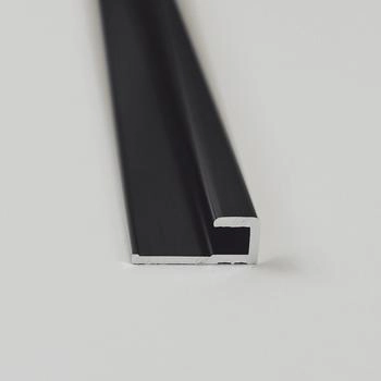 Breuer Abschlussprofil für Rückwandplatten eckig schwarz matt 2550 mm