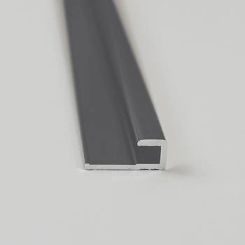 Breuer Abschlussprofil für Rückwandplatten eckig anthrazitgrau 2100 mm