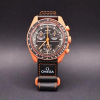 Swatch Armbanduhr Moonswatch Omega x Mission to Earth Lava aus Biokeramik