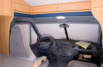 Remimobil REMIfront III Frontverdunkelung für Mercedes Sprinter 2006-2018 mit Assistenzpaketen/Spur-/Lichtpaket LA1/JP4/JP2 (10058221)