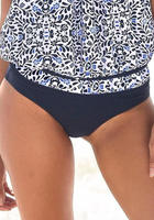LASCANA Bikini-Hose mit h&ouml;her geschnittener Form