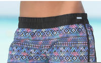 LASCANA Badeshorts elastisches B&uuml;ndchen, mit Ges&auml;&szlig;tasche, softe