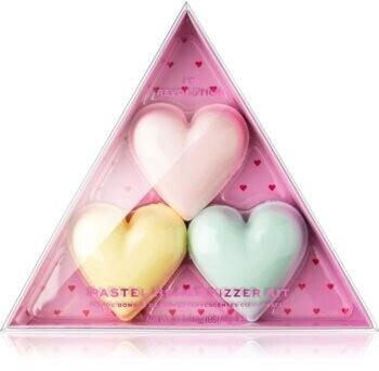 I Heart Revolution Heart-shaped effervescent bath bombs kit