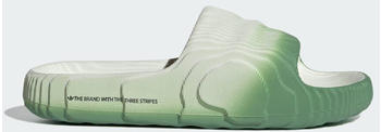 Adidas adilette Badelatschen grün