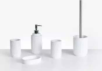 Beliani Huarmey Badaccessoires-Set 5-teilig, Kunstharz weiß, Rillenoptik (636153)