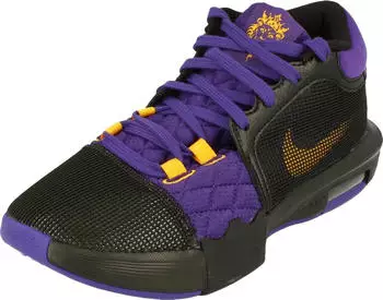 Nike LeBron Witness 8
