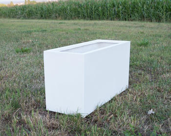 Eleganteinrichten Pflanzkübel Fiberglas 84x30x40cm perlmutt weiß