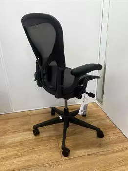Herman Miller Aeron remastered schwarz – Ergonomisches Design für maximalen Komfort