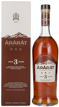 Ararat 3 Jahre in Geschenkbox 40% 0,7l
