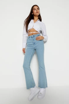 Trendyol Hellblaue High Waist Crop Flare Jeans