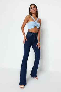 Trendyol Flare-Jeans superhochsitz dunkelblau