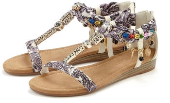 Lascana Sandale Sommerschuh Schmuckkettchen und Schmucksteinen beige creme