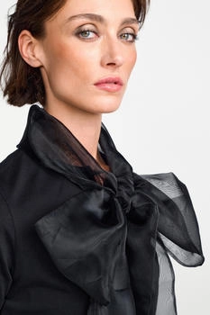 Rich & Royal Kurzarmshirt Schleife am Kragen black