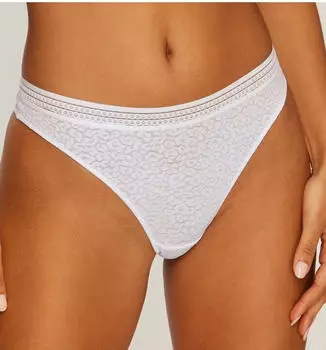 Lascana Freya String mit Spitze in Leo-Optik weiß