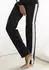 Bench Loungehose mit Seitenstreifen und geradem Bein Slim Fit schwarz/weiß