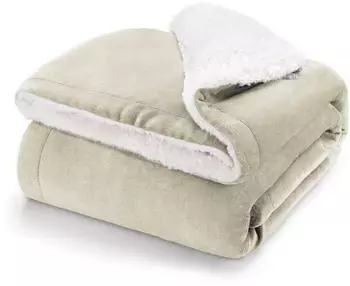 Blumtal Flauschige Sherpa Kuscheldecke 130x150cm beige Blumtal Flauschige Sherpa Kuscheldecke 130x150cm beige