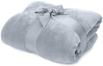 Lumaland Kuscheldecke 220x240 cm hellblau