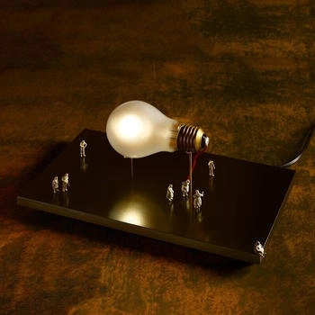 Ingo Maurer I Ricchi Poveri - Monument for a Bulb, schwarz (1914700)