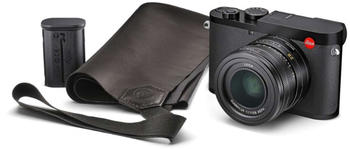 Leica Camera Q2 Traveller Kit