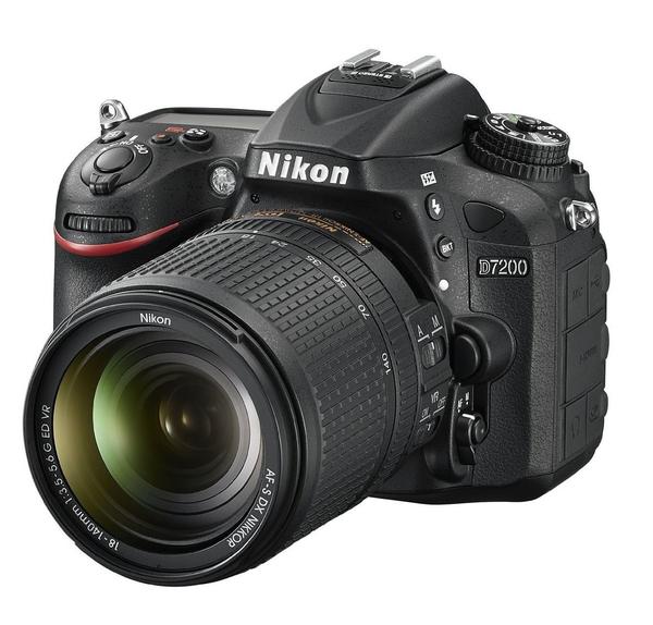 Konnektivität & Sensor Nikon D7200 18-1403.5-5.6 AF-S G DX ED VR