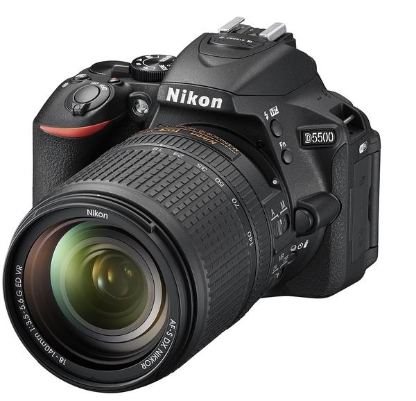Nikon D5500 Kit 18-140 mm Nikon VR