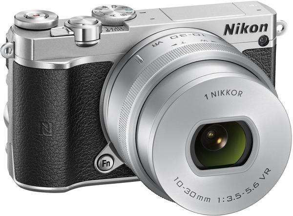 Nikon 1 J5 Kit 10-30 mm silber