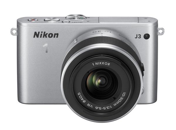Nikon 1 J3 silber + 10-30mm VR