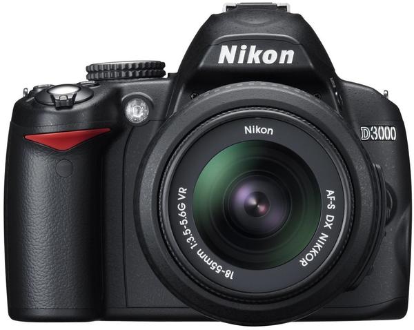 Nikon D3000 mit Zubehör