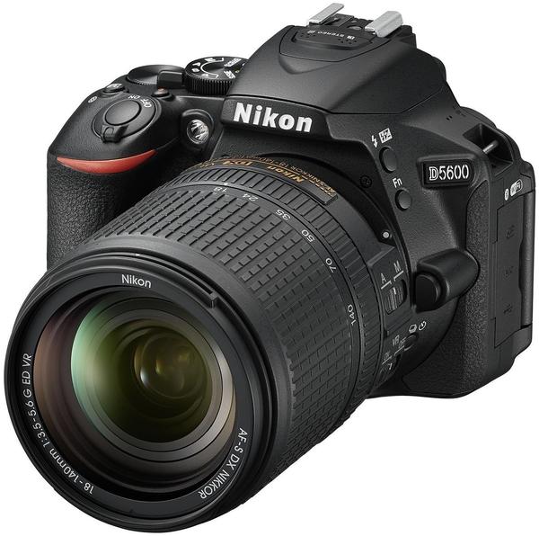 Nikon D5600 Kit 18-140 mm VR