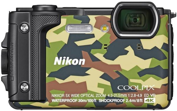 Nikon Coolpix W300 Holiday Kit camouflage