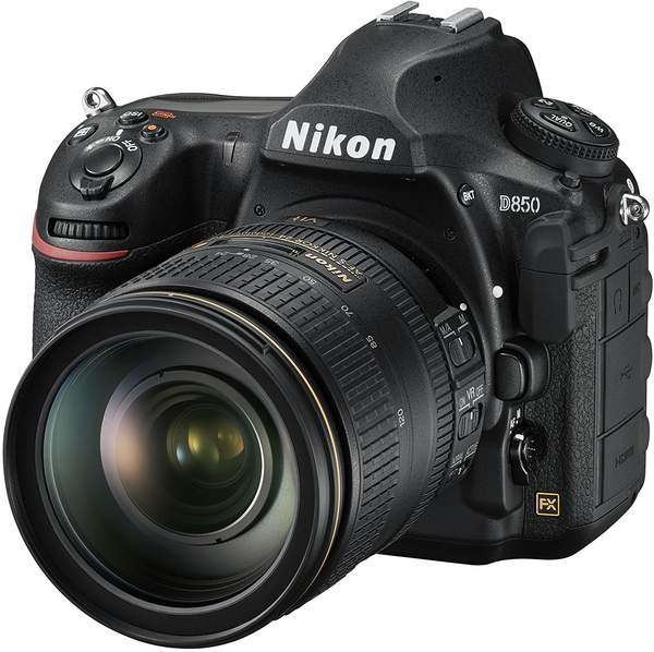 Blitz & Ausstattung Nikon D850 Kit 24-120 mm