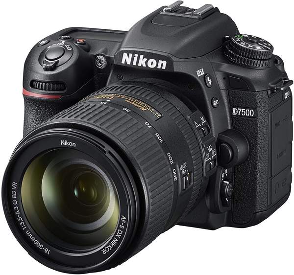 Konnektivität & Objektiv Nikon D7500 Kit 18-300 mm