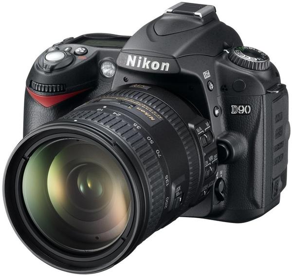Nikon D90 Kit 18-200 VR II