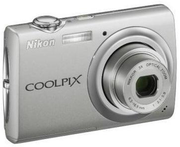 Nikon Coolpix S225 silber