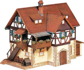 Faller Fachwerkhaus (130266)