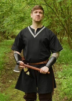 Battle-Merchant Mittelalter-Tunika Ailrik Bordüre kurzarm schwarz