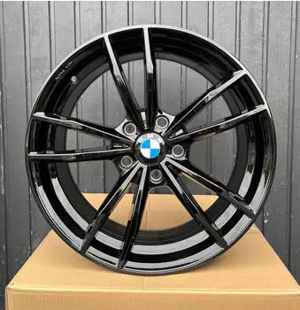 Ultra Wheels Bay 8.0x18 5/112 ET28 (verschiedene Farben)