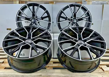 AVUS Racing AF18 (8,5x20)
