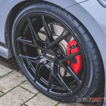 MoTec Ultimate 8.5x19 5/120 ET35 (verschiedene Farben)