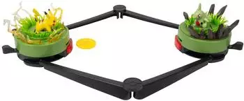 Pokémon Battle Disc Showdown Pikachu vs. Larvitar Playset