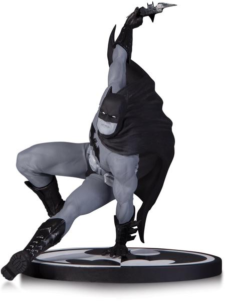 Dc Collectibles Batman Black & White - Batman by Bryan Hitch