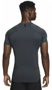 Nike Pro Training Dri-FIT Kurzarmshirt Herren gr&uuml;n (HV0409-390)