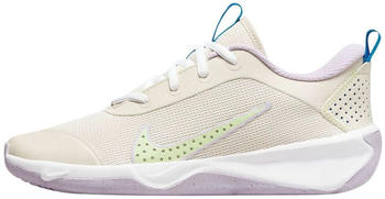 Nike Handballschuhe Omni Multi-Court Kinder beige – Optimale Performance auf dem Hallenboden: Entdecken Sie die Nike Handballschuhe Omni Multi-Court Kinder beige