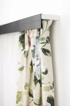 Garesa Kunststoffschiene mit Blende 3-l&auml;ufig 180cm Wand schwarz