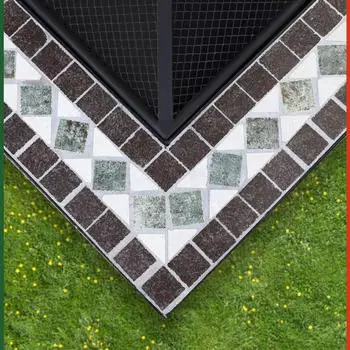Gardebruk Feuerstelle Mosaik 76x76cm – Materialkombination verbindet Stabilität mit dekorativer Optik