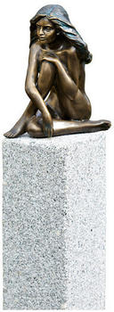 Rottenecker Bronze-Figur Demi auf Granit