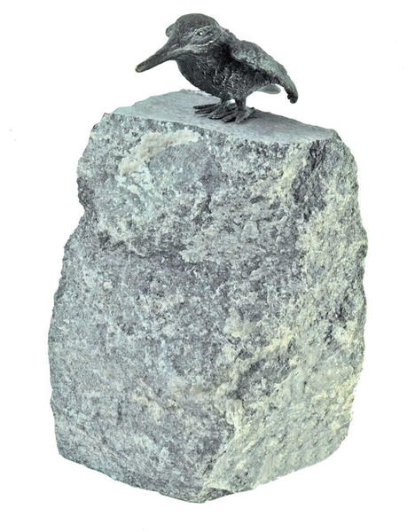 Rottenecker Bronzefigur Eisvogel auf Findling Braun