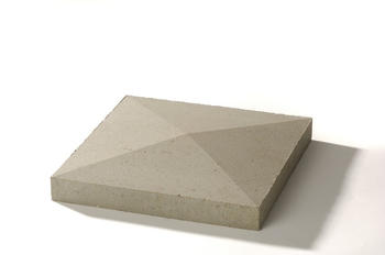 Weserwaben Pfeilerabdeckung Spitzdach 60 x 5,5-13,0-5,5 x 60 cm Naturgrau Guss glatt