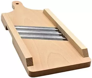 Dekohelden24 Holzbrett Gemüsehobel mit integriertem Schneider, natur, 42x15x3cm (T-1014)